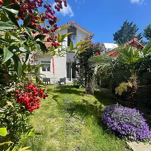 The Little House - Non Fumeur , L'Hay-les-Roses France