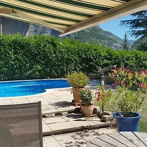 Appartement Au Paradis Des Grillons, Espinasses