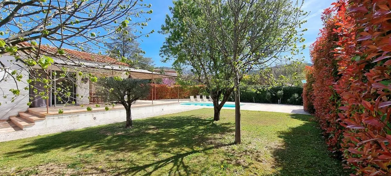 Studio Independant A La Villa Garlaban 3 Etoiles Gemenos Apartment
