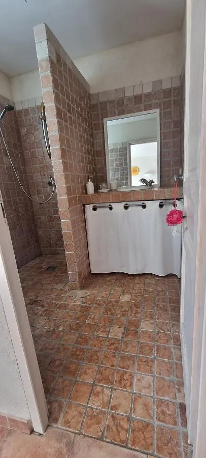 Apartment Studio Independant A La Villa Garlaban 3 Etoiles Gemenos